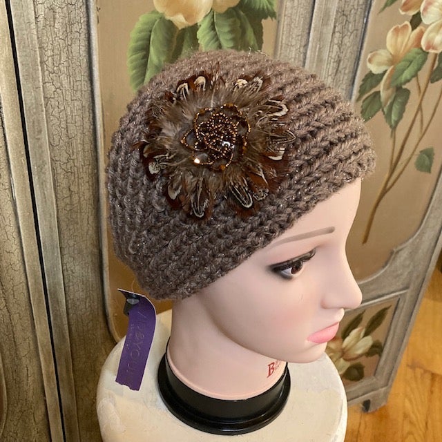 D&Y Womens David & Youngs Color Block Feather Yarn Beanie D&Y Womens David & Youngs Color Block Feather Yarn Beanie